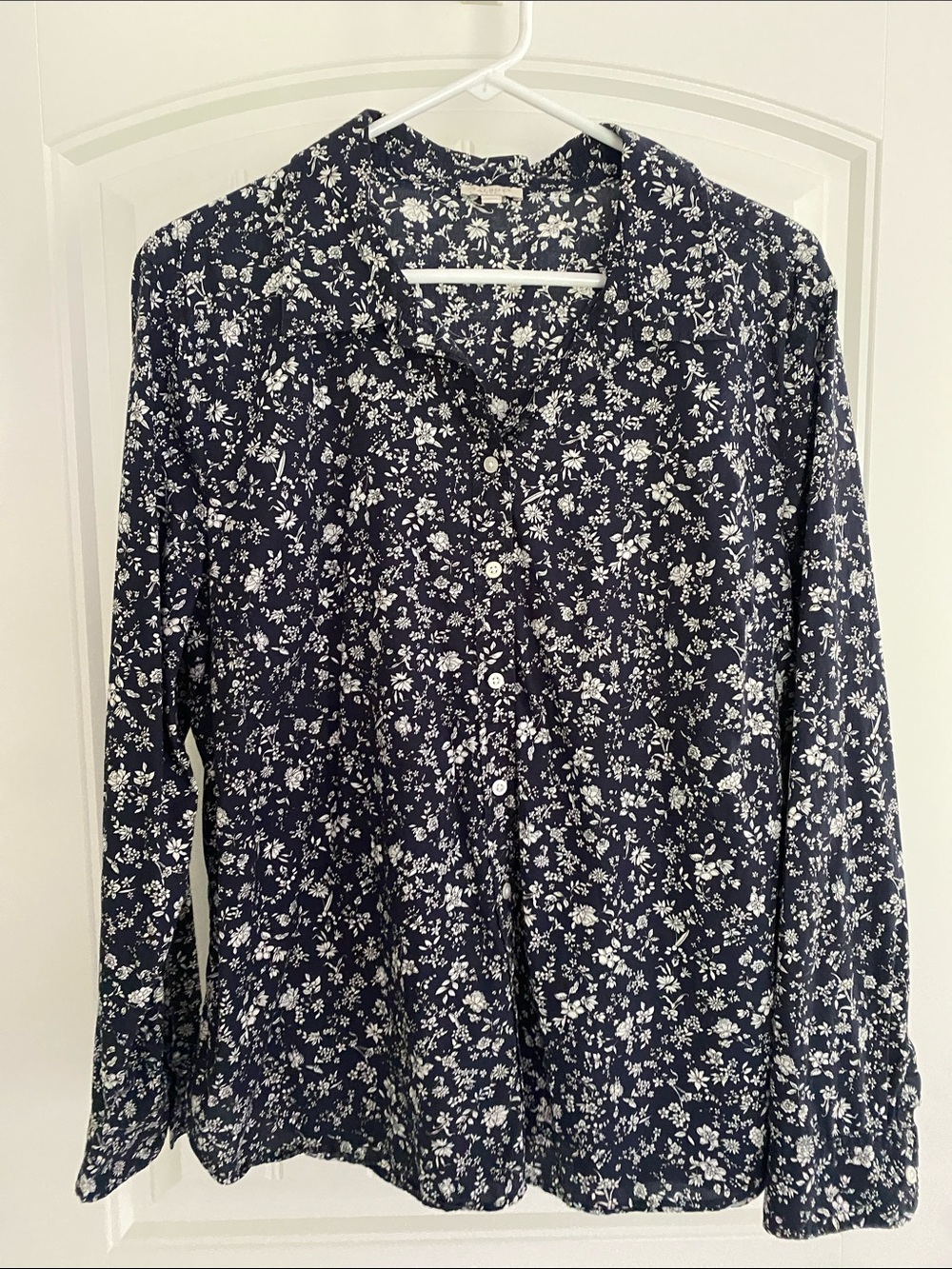 Talbots Navy and White Floral Button-Down Shirt XL